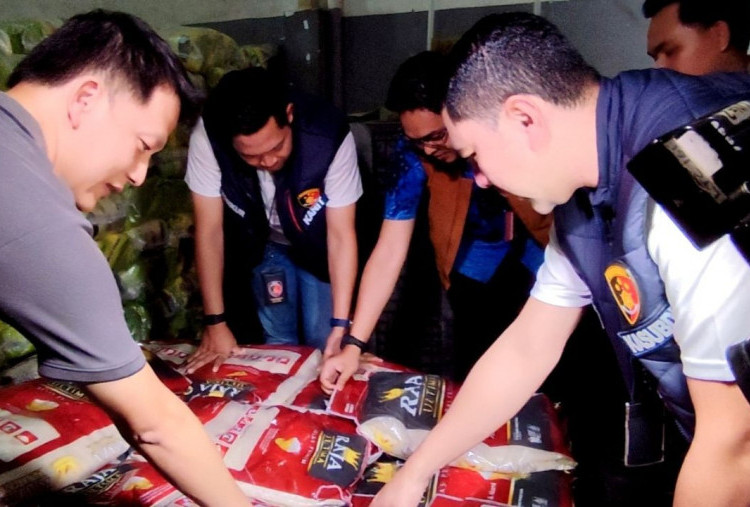 Satgas Pangan Bongkar Alasan Rak Beras Kosong di Ritel Modern