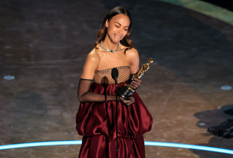 The Oscars 2025: Zoe Saldana Raih Aktris Pendukung Terbaik, Catat Rekor Baru Academy Awards