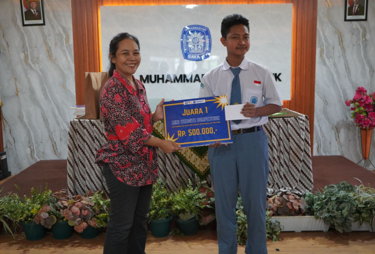 FIB Unair Dorong Pelajar Jadi Warga Digital yang Beretika dan Santun Berbahasa