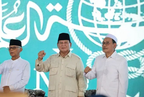 Prabowo Dinobatkan Sebagai Sahabat Santri Indonesia oleh Ponpes Genggong Probolinggo