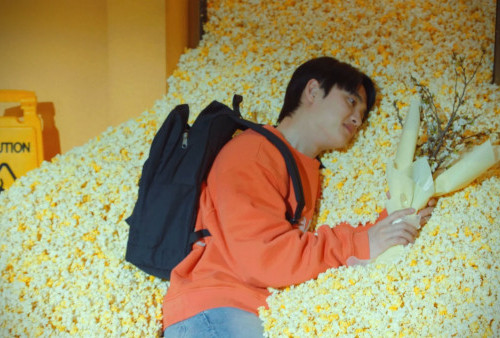 Berbunga-bunga! Ini Lirik dan Terjemahan Lagu Popcorn Milik Doh Kyung Soo