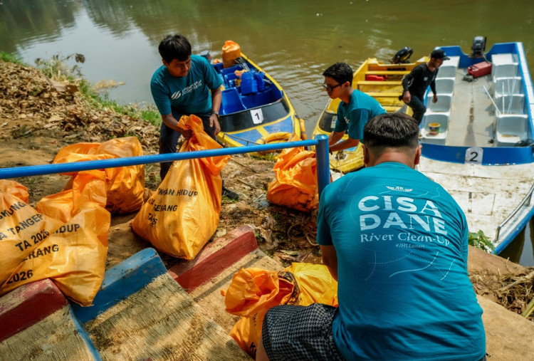 JHL Group Gandeng Banksasuci Gelar Cisadane River Clean-Up Jelang World Cleanup Day