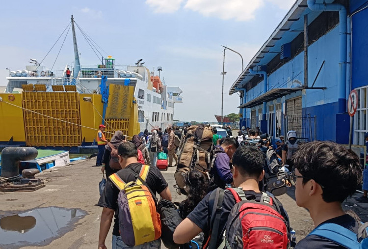 Arus Mudik Laut di Tanjung Perak Meningkat, Pergerakan Penumpang Tembus 11.076 Orang