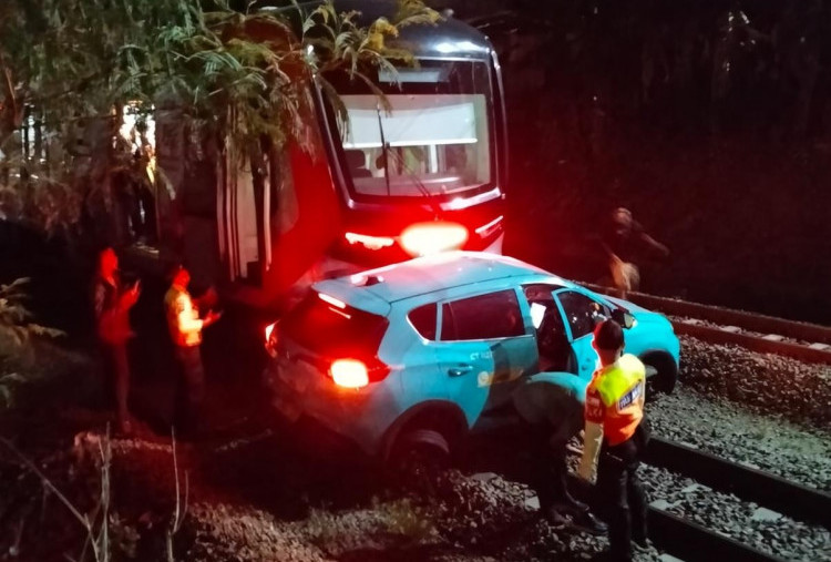 Update Tabrakan KA dan Taksi Ijo di Bekasi Timur, Ini Penjelasan Resmi Korlantas