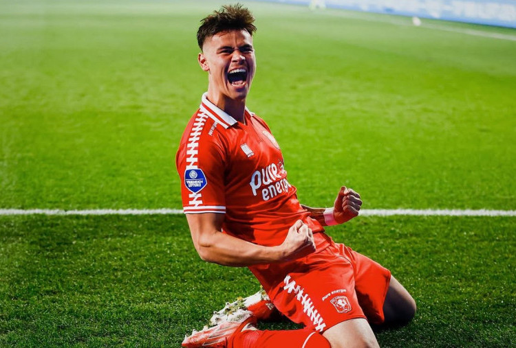 Mees Hilgers Jadi Incaran Crystal Palace, Direktur Teknik FC Twente Angkat Bicara