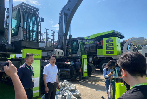 Sesuaikan dengan Kebutuhan Lokal, Zoomlion Tampilkan Inovasi Industri Alat Berat