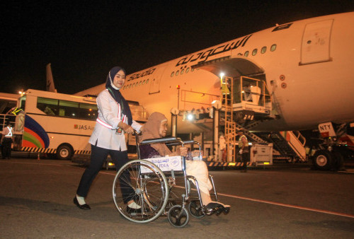 Satu Jam sebelum Pendaratan, Jemaah Haji Asal Jombang Meninggal Dunia dalam Pesawat