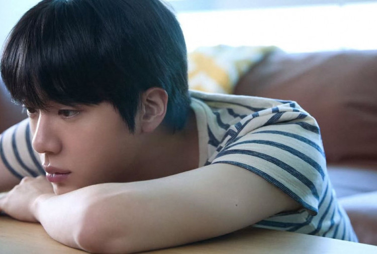 Jin BTS Rilis Poster Single Don't Say You Love Me, Akting Bareng Shin Se Kyung di MV 