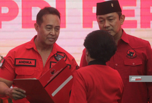 Ketua Umum PDIP Megawati Soekarnoputri resmi memberikan rekomendasi untuk mantan Panglima TNI Andika Perkasa dan Hendrar Prihadi sebagai calon gubernur dan calon wakil gubernur di Pilkada Jawa Tengah 2024.