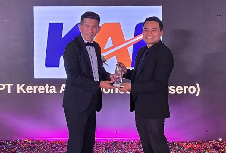 KAI Berhasil Raih Piala Silver Pada Ajang Contact Center Asia Pacific Awards 2024 di Singapura   