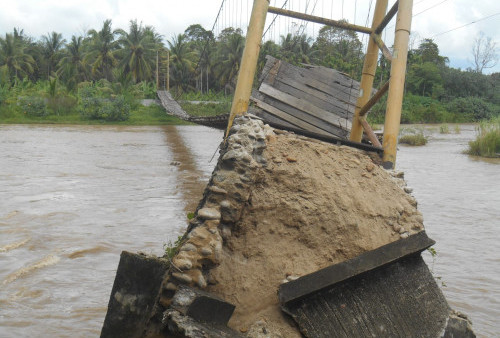  Jembatan Penghubung di Desa Sukaraja II Nyaris Ambruk