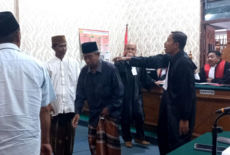 Serunya Rekonstruksi di Ruang Sidang, Proses Peradilan Kasus ODGJ Ngamuk di Sapudi, Sumenep