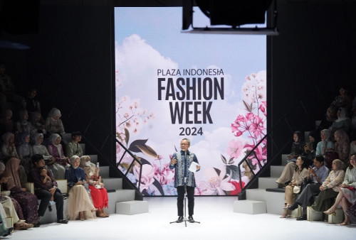 Pagelaran Busana Klamby, Mendag Zulhas Dukung Indonesia Jadi Kiblat Modest Fashion