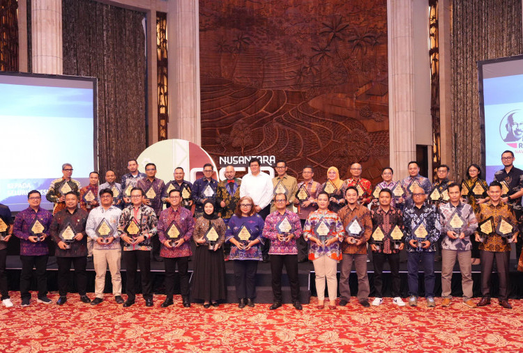 Raih 43 Penghargaan di Nusantara CSR Awards 2025, PLN Terima Predikat Platinum SDGs