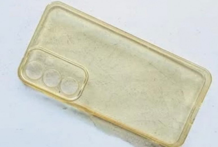 Penyebab Casing HP Bening Cepat Menguning dan Cara Membersihkan