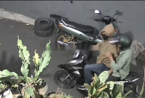 Pencurian Motor di Meruya Terekam CCTV, Motor Dibawa Kabur dengan Cara 'Distut'