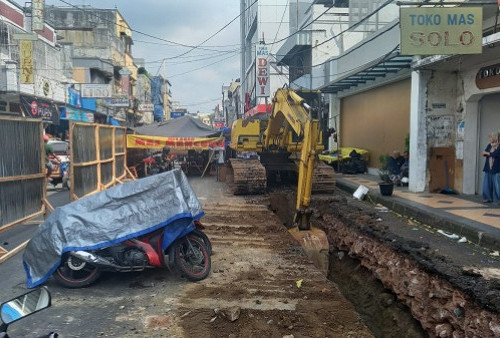 Proyek Pembangunan Pedestrian Cihideung Kota Tasikmalay Dimulai, PKL pun Berkomentar 