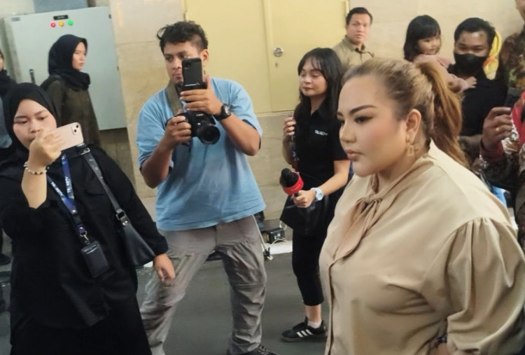 Lisa Mariana Datangi Bareskrim, Minta Doa Jelang Tes DNA: Semoga Tak Ada Rekayasa