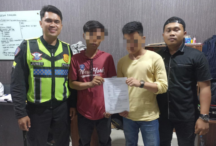 Polisi Kejar Bus hingga Gerbang Tol, Dua Terduga Penusukan Calon Penumpang Dibekuk