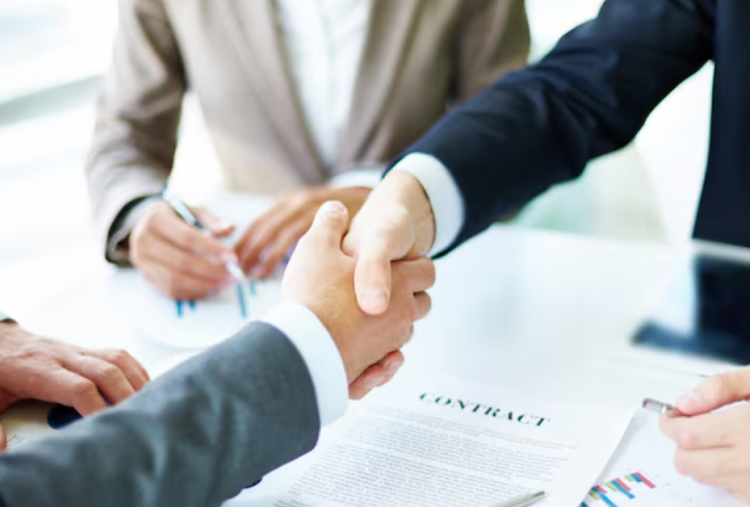 Apa Saja Keuntungan Menjadi Sponsor Klub Bola? Simak Penjelasannya! 