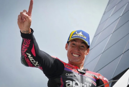 Aleix Epargaro Juara MotoGP Inggris, Pecco Bagnaia Nyesek Kena Tikung!