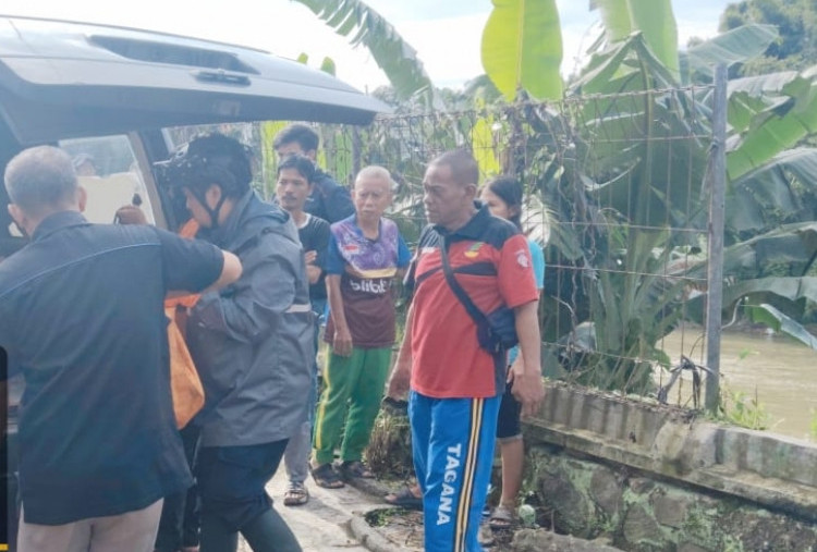 Pencari Ikan Temukan Mayat Pria Tanpa Busana Mengapung di Sungai Sadane Bogor