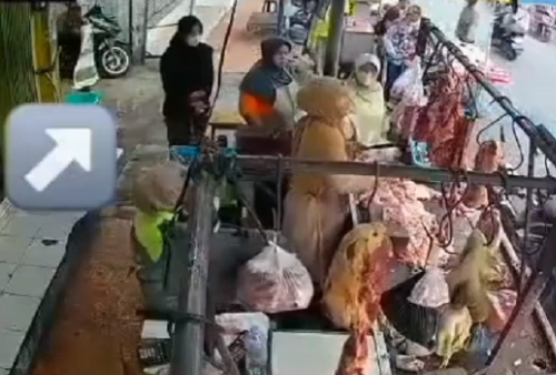 Emak-emak Terekam CCTV Diduga Nekat Mencuri Daging 5 kg di Pasar Kediri, Begini Kronologinya