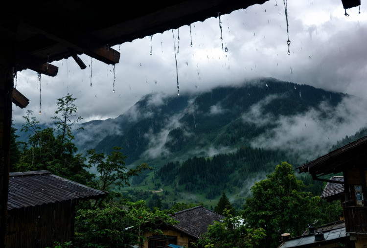 Prakiraan Cuaca Hari Ini, Minggu 19 April 2026: Awas, Ini Daerah yang Berpotensi Hujan dan Petir!