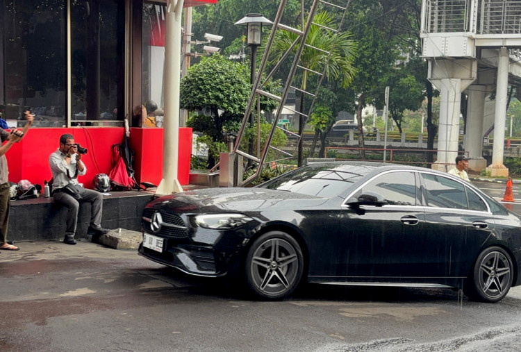 KPK Sita 2 Mobil Mewah Milik Immanuel Ebenezer yang Disembunyikan