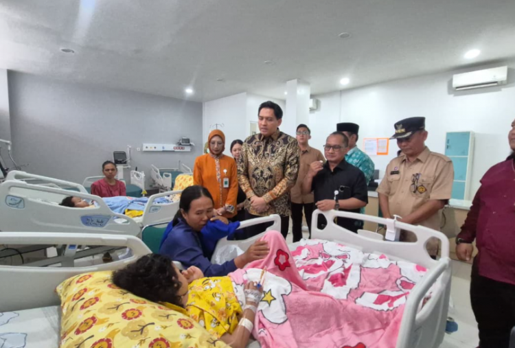 Momen Lucky Hakim Jenguk Korban Tragedi Maut Pantura Indramayu, Siap Jadi Orang Tua Angkat