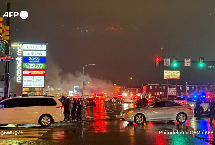 Pesawat Ambulan Jatuh di Philadelpia, 6 Orang Dirawat di Rumah Sakit