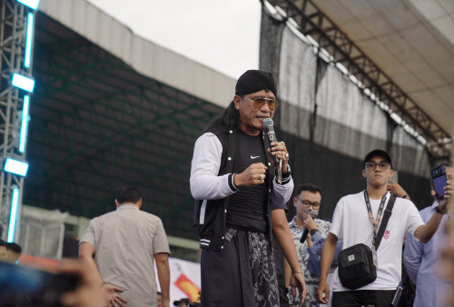 Gus Miftah Pimpin Solawat Bersama Prabowo dan Ratusan Ribu Warga di Sidoarjo