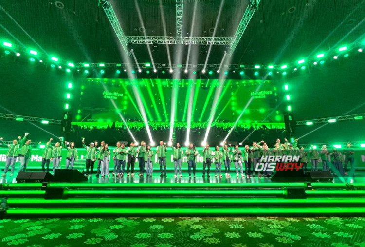 Kegiatan ini dihadiri jajaran pimpinan regional dan nasional Manulife, antara lain Dr. Kah Siang Khoo sebagai CEO of Manulife Emerging Markets, Lauren Sulistiawati sebagai Presiden Direktur Manulife Indonesia, serta Novita Rumngangun sebagai Wakil Presiden Direktur dan Deputy CEO Manulife Indonesia. Turut hadir pimpinan Manulife Syariah Indonesia dan Manulife Asset Management Indonesia. Kehadiran para pemimpin ini menegaskan komitmen untuk memperkuat tata kelola, meningkatkan sinergi lintas entitas, serta memastikan koordinasi strategi perusahaan.