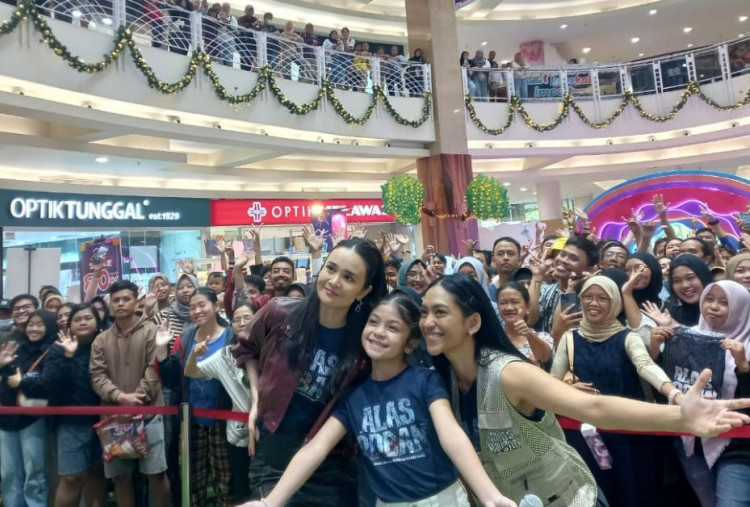 Cast  Alas Roban Jumpai Publik Surabaya, Michelle Ziudith Bagikan Pengalaman Syuting di Lokasi Angker 