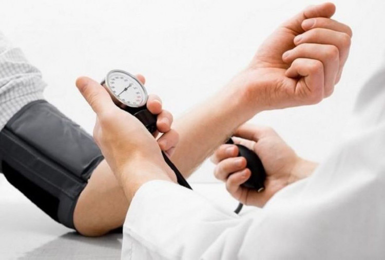 5 Cara Efektif Tekan Kolesterol Usai Makan Opor dan Rendang