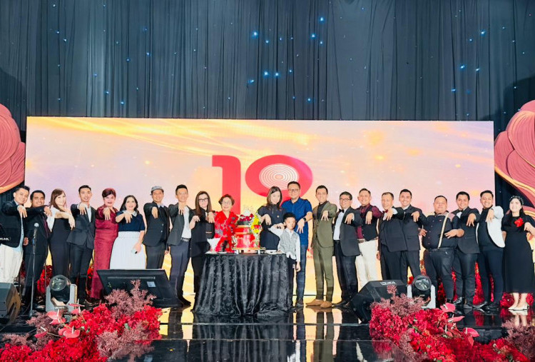 Mercure Surabaya Grand Mirama Rayakan 19 Tahun Lewat The Symphony of Nineteen