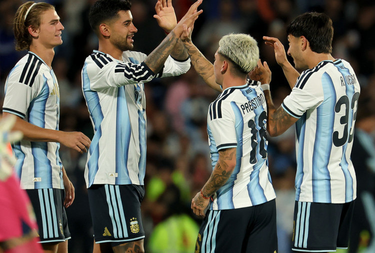 Argentina vs Bolivia 4-0: Tanpa Messi Tetap Pesta Gol