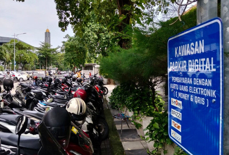 Pemkot Mulai Pasangi Plang Parkir Digital Untuk Transaksi Cashless di 2026