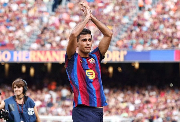 Rodri Siap Debut di Barcelona, Hansi Flick Antusias Duetkan dengan Pedri