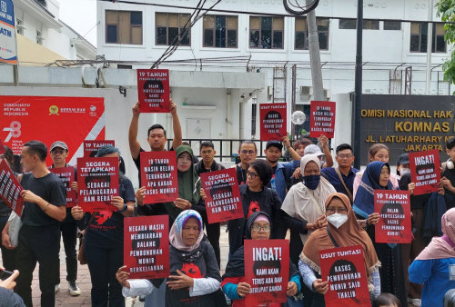 19 Tahun Belum Selesai, Puluhan Orang Tagih Janji Negara Tuntaskan Kasus Pembunuhan Munir di Kantor Komnas HAM