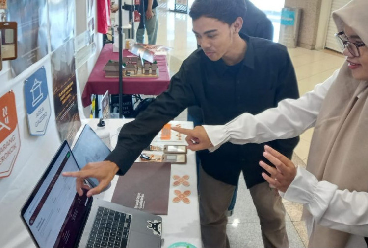 Mahasiswa UNESA Rebranding Produk dan Public Space Berbasis Teknologi Digital di Folkation 4.0