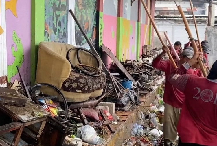 Sampah Kasur, Sofa, dan Lemari Kini Wajib ke TPS Khusus, Berikut Lokasinya!