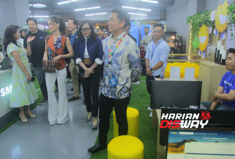 Gelaran di Exhibition Hall Lantai 5, West Mall Grand Indonesia, Jakarta, itu menawarkan sejumlah akomodasi berlabel tiket Green, antara lain Artotel Suites Bianti Yogyakarta mulai Rp780 ribu per malam, Atsiri Glamping mulai Rp1,1 juta, serta MesaStila Resort and Spa mulai Rp2 juta per malam. Penawaran tersebut dapat dimanfaatkan dengan kode promo STAYGREEN. (Foto: Raka Denny)