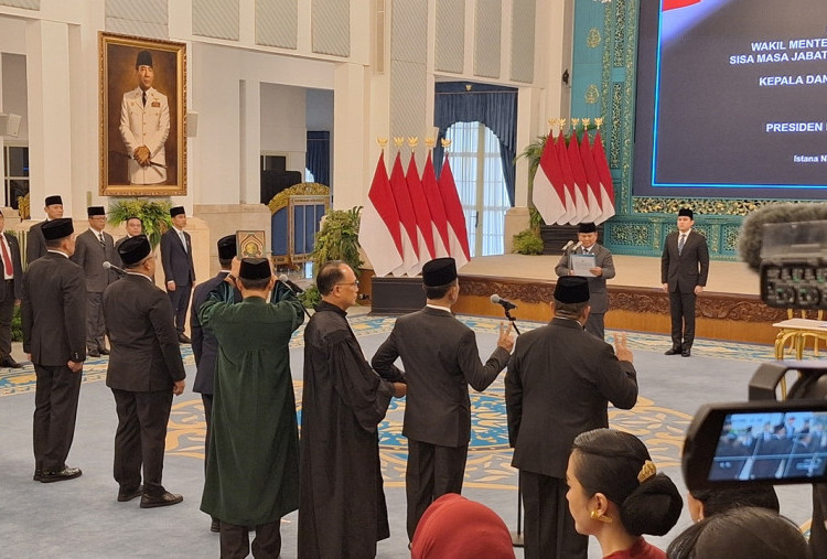 Sah! Prabowo Resmi Lantik Alim Setiawan Slamet Jadi Wamentan