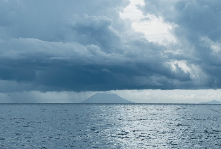 Waspada Bibit Siklon Tropis 93S! BMKG Prediksi Hujan Lebat dan Gelombang Tinggi di Wilayah Bali, NTB dan NTT