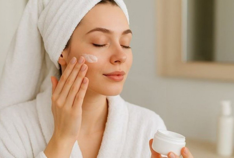 Tips Skincare Saat Liburan Musim Panas agar Kulit Tetap Sehat, Lembap, dan Terlindungi
