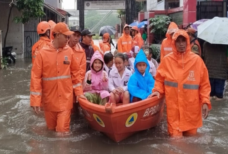 Banjir Meluas di Jakarta Jumat Pagi, Wilayah Ini Terparah hingga Tergenang Lebih dari Satu Meter