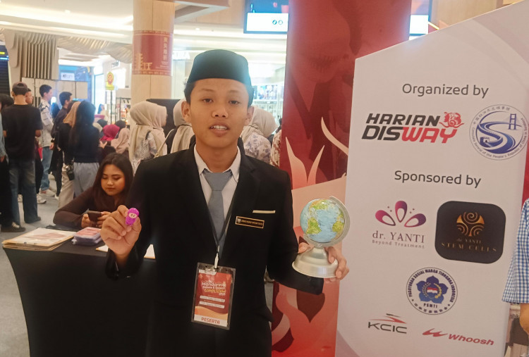 Disway Mandarin Debate and Speech Competition 2026: Tampil Pertama, Dimaz Bahas AI dan Manusia