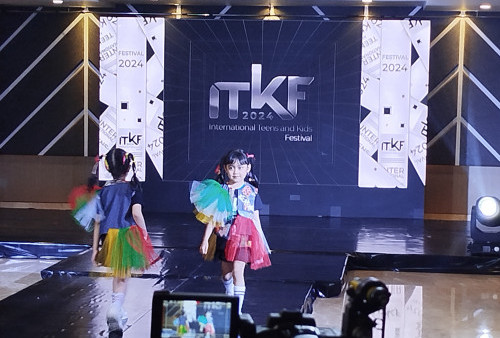 Gemas! Berbakat di Dunia Fashion, Model Cilik Tampil di International Teens and Kids Festival 2024