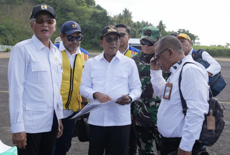 Kunjungi Pulau Banda, Menteri PU Rencana Bangun Ulang Bandara Bandaneira